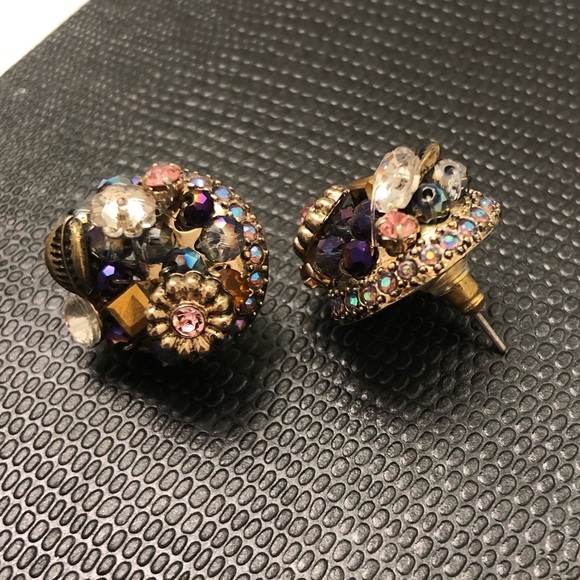 Gold gem rhinestone statement earrings - Picture 8 of 8